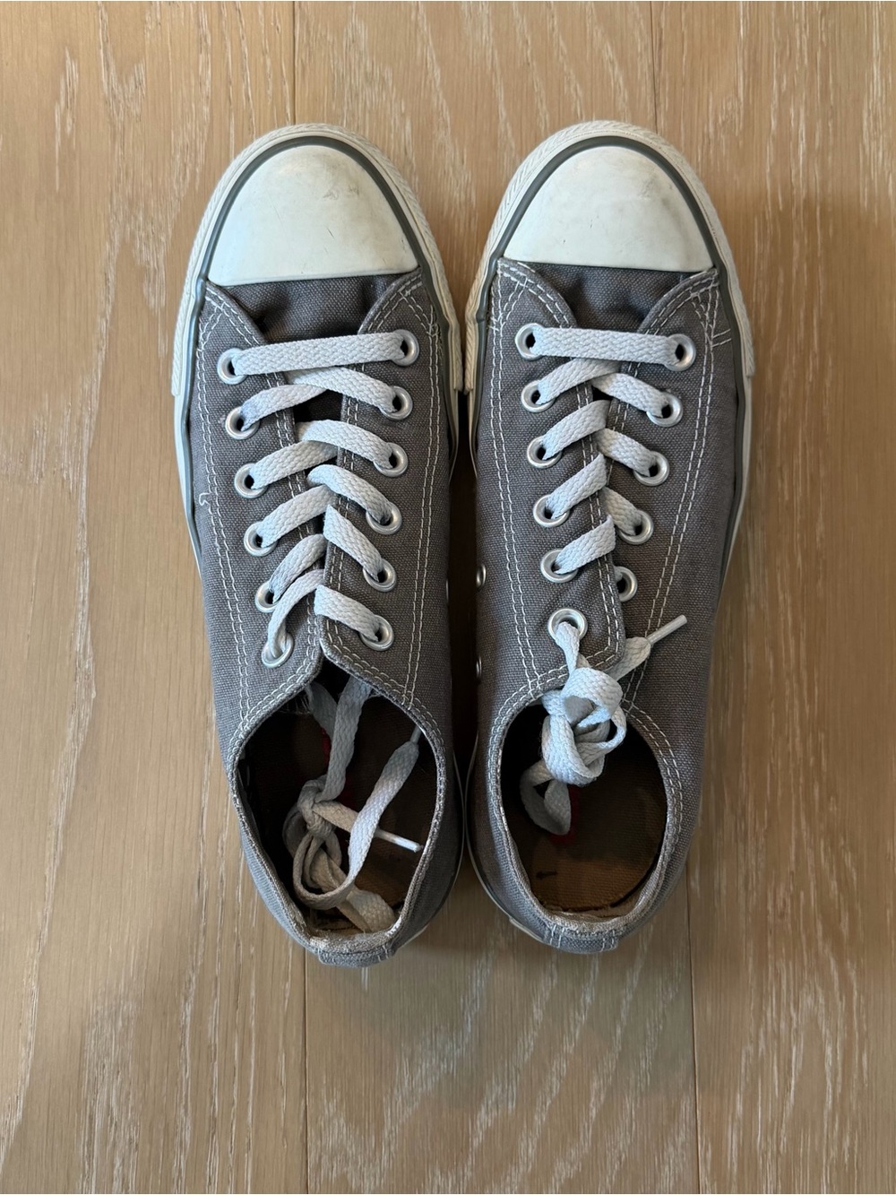 Converse Low-Tops